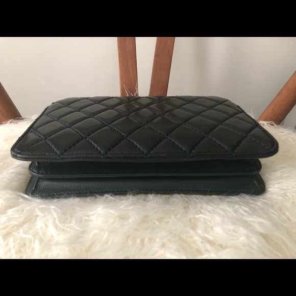 ❌SOLD❌ CHANEL Flap Navy Quilted Caviar Leather - Picture 4 of 8